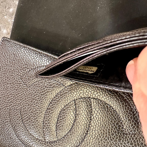 2017 Chanel Iridescent Caviar Chevron Card Case - Picture 9 of 9